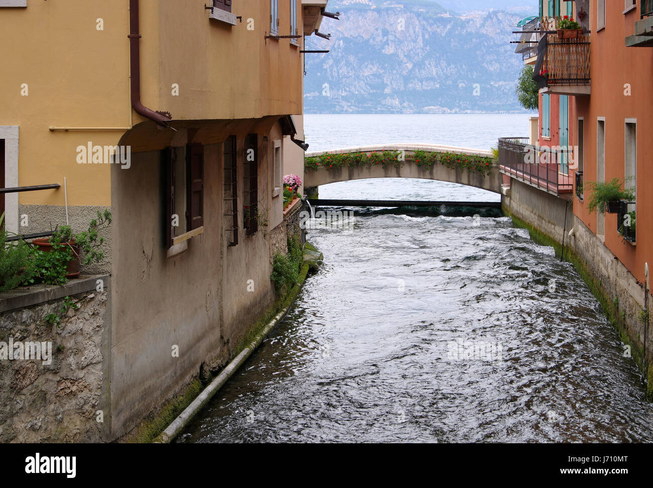 Cassone di Malcesine pont sur le lac de Garde en Italie Banque D'Images