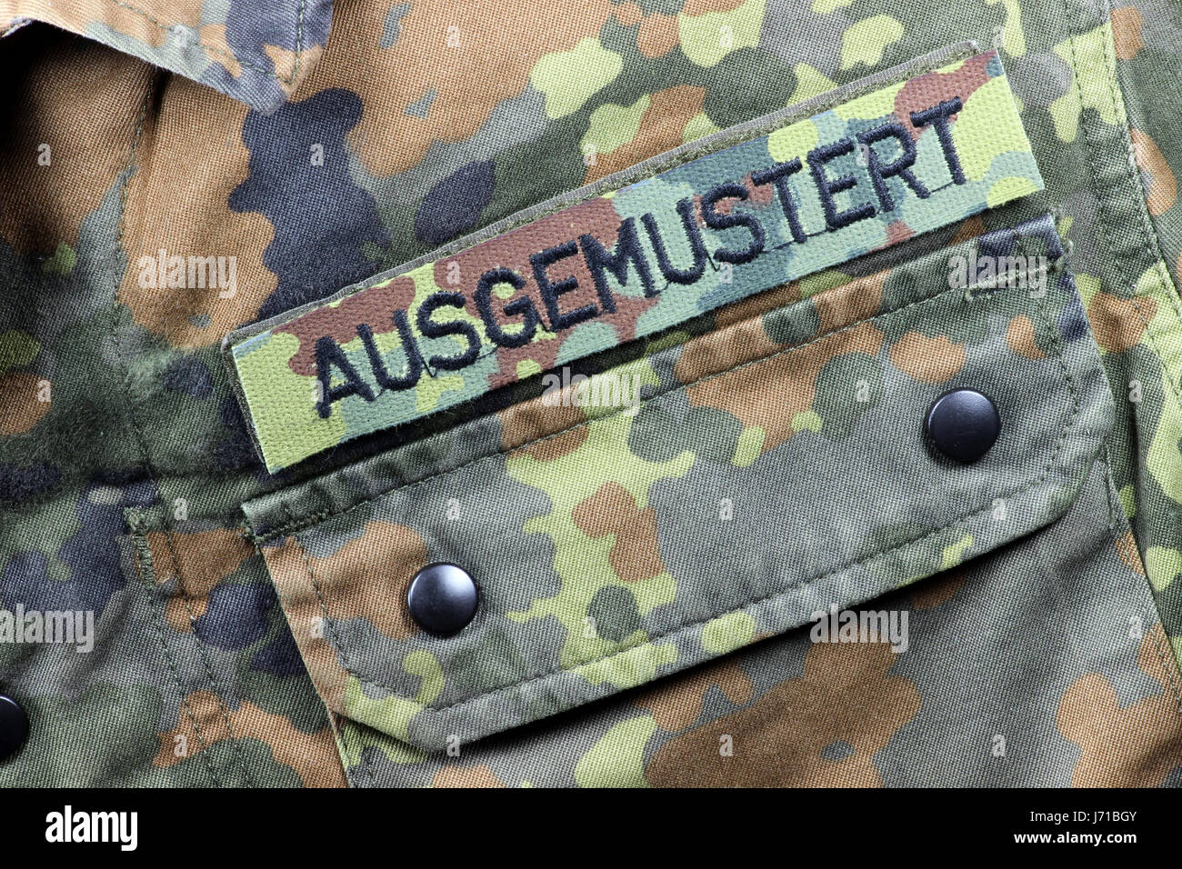 Veste camouflage allemand patched retiré du service au lieu de l'étiquette- nom Photo Stock - Alamy