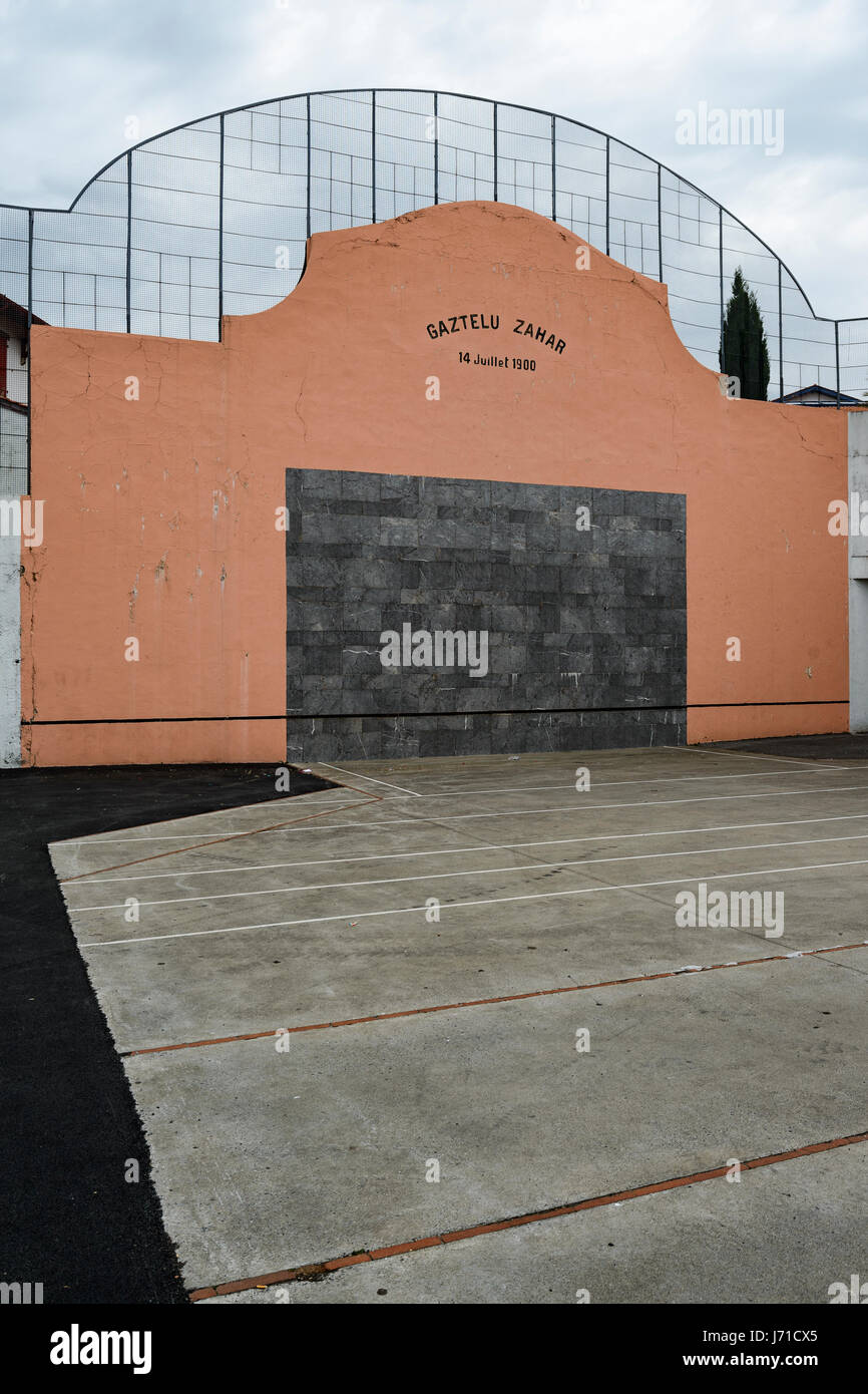 Fronton Gaztelu Zahar de 1900 à Hendaye, France, Europe. Banque D'Images