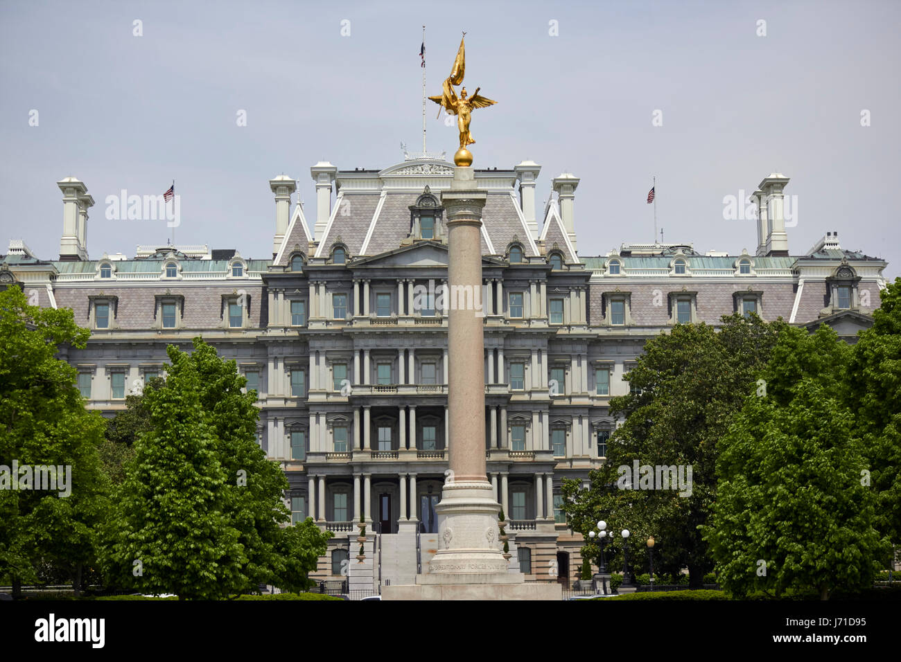 La première division monument situé en face de l'old executive office building Washington DC USA Banque D'Images