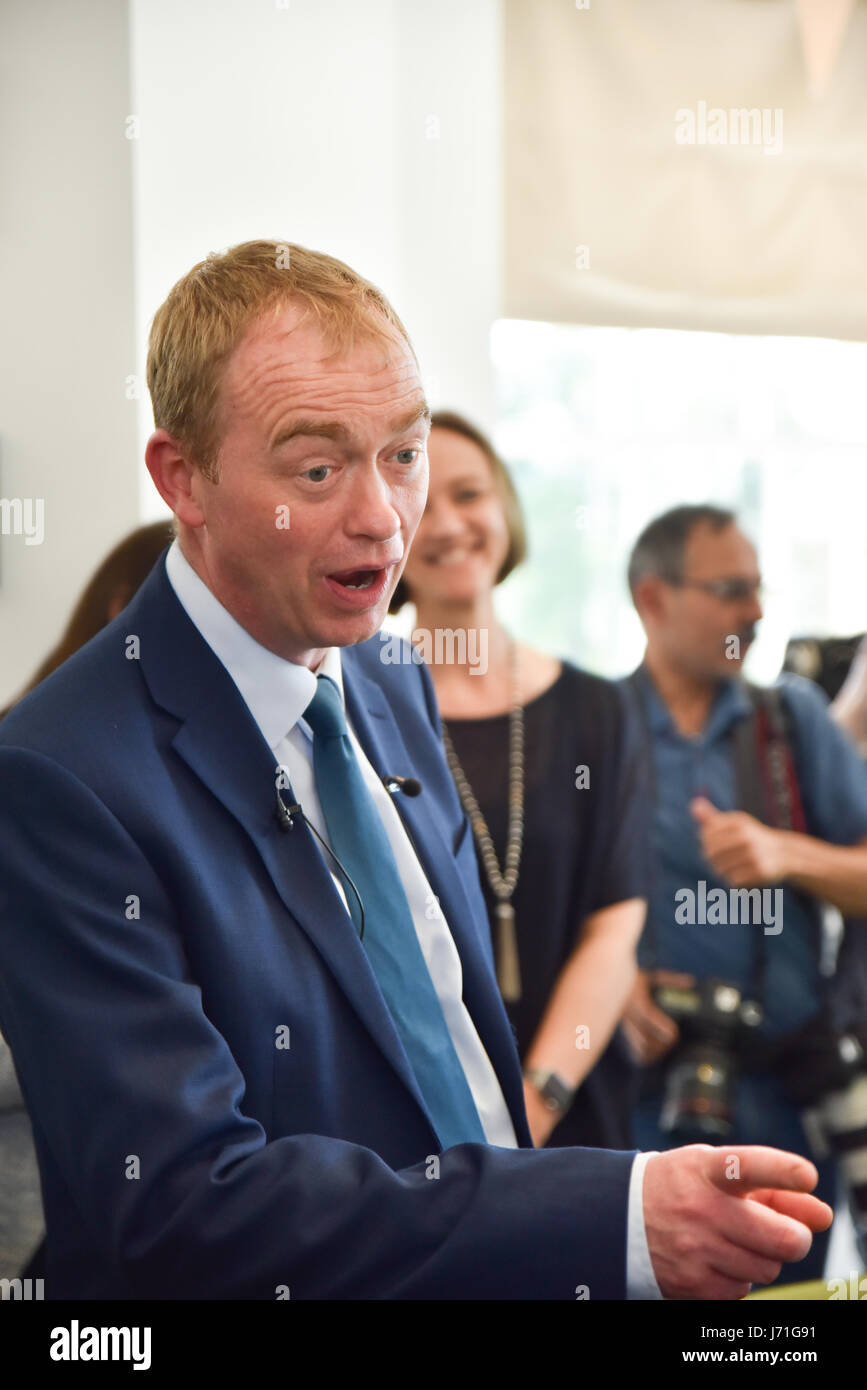 Richmond, London, UK. 22 mai 2017. Tim Farron et Vince Cable visiter broutent AC à Richmond au sud de Londres. Crédit : Matthieu Chattle/Alamy Live News Banque D'Images