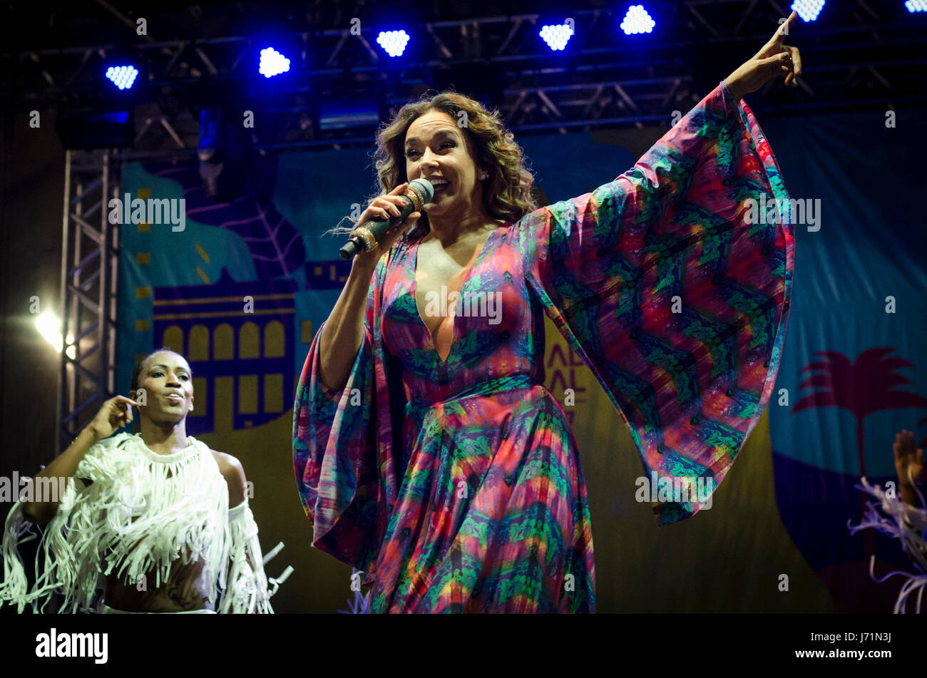 La chanteuse Daniela Mercury en prestation au Sambódromo do Anhembi, dans le cadre de l'annexe de Virada Cultural, à São Paulo, ce samedi, 20. (PHOTO : BETE MARQUES/BRÉSIL PHOTO PRESSE) Banque D'Images