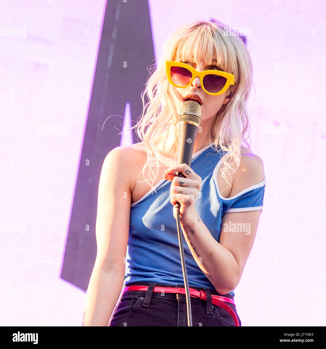 Carson, Californie, USA. 20 mai, 2017. HAYLEY WILLIAMS de Paramore lors de la Fiesta y KROQ Weenie Roast à StubHub Center de Carson, en Californie Crédit : Daniel DeSlover/ZUMA/Alamy Fil Live News Banque D'Images