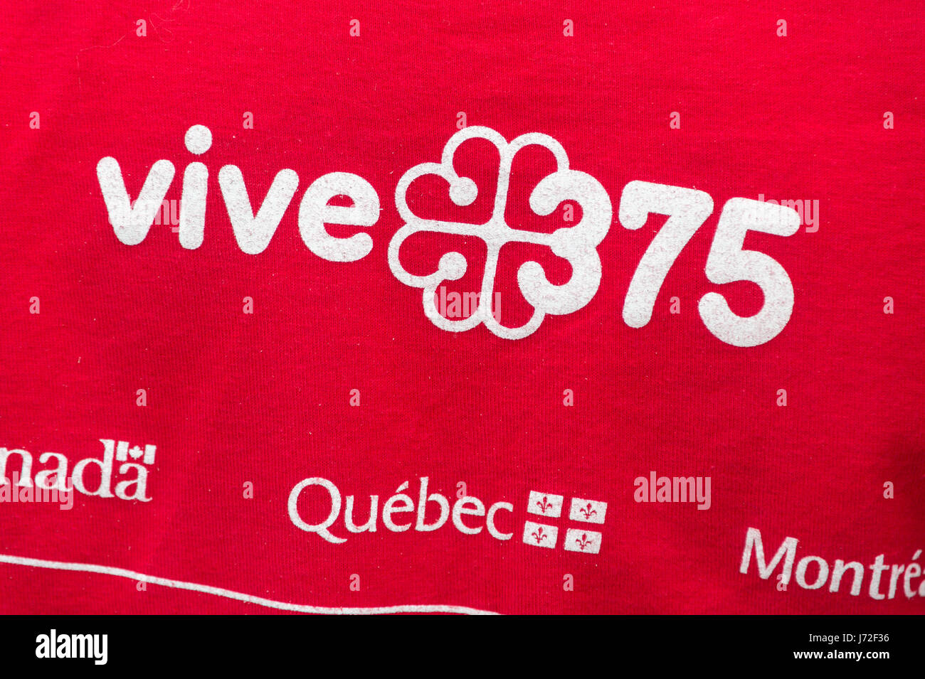 Montréal, CA - 21 mai 2017 : 375e anniversaire de Montréal logo imprimé sur un T-shirt Banque D'Images