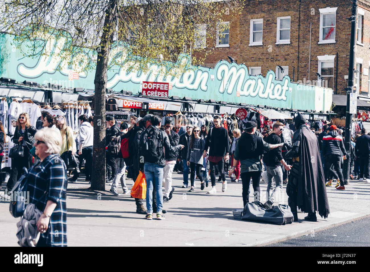 Londres, UK - 2 Avril, 2017 : Camden Lock Village, célèbre la culture alternative boutiques dans Camden Town, à Londres. Les marchés de Camden Town sont visités par 100, Banque D'Images