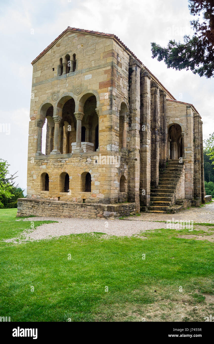 Pre- église romane de Santa Maria del Naranco, 9ème. siècle, Oviedo, Asturias, Espagne Banque D'Images