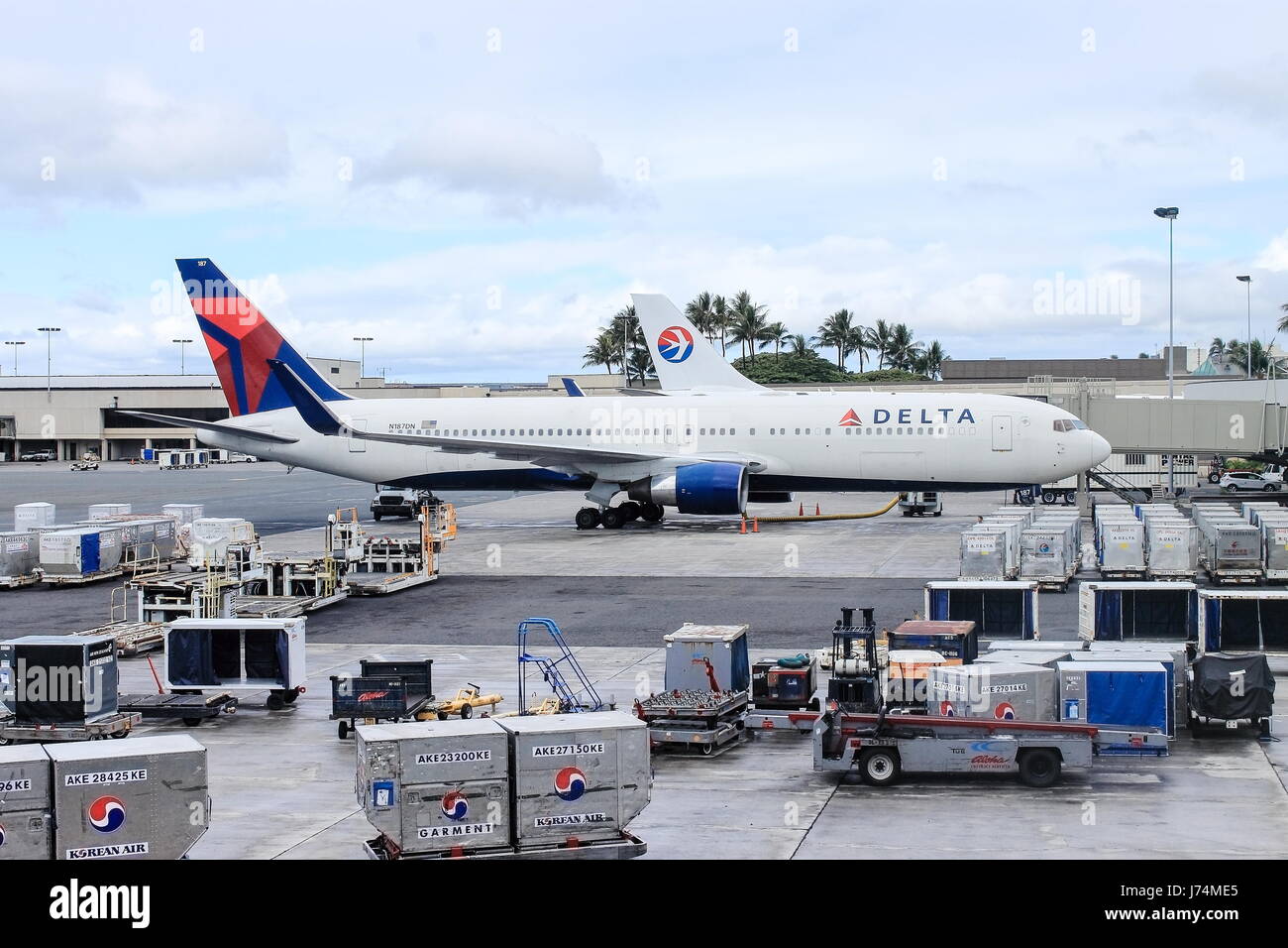 Honolulu, Hawaii, USA - Mai 31, 2016:Delta avion à l'Aéroport International d'Honolulu Banque D'Images