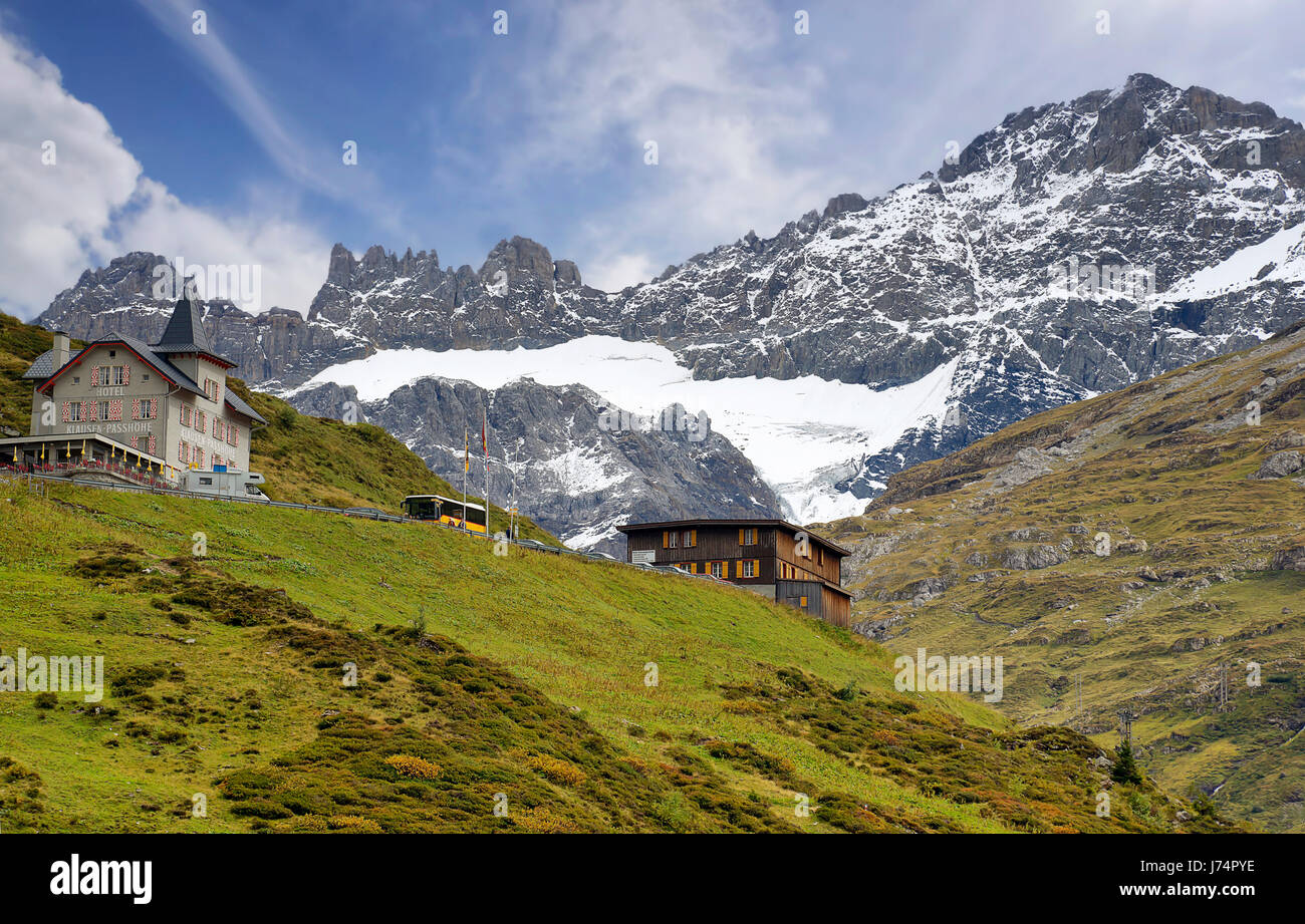 Hôpital suisse passeport suisse montagne alpes hôpital uri Banque D'Images