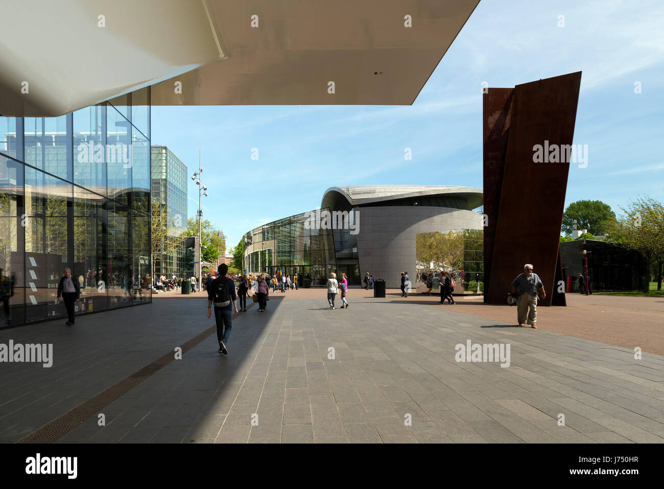 AMSTERDAM, Pays-Bas - 15 mai, 2017 : Le musée Van Gogh est un musée dédié aux œuvres de Vincent van Gogh. Il est situé au Musée Squar Banque D'Images