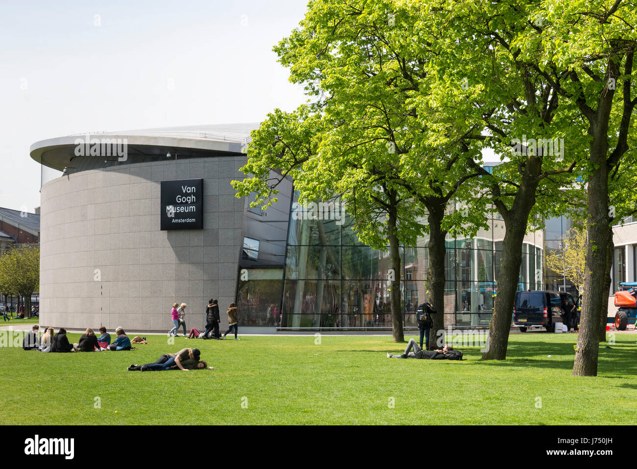 AMSTERDAM, Pays-Bas - 15 mai, 2017 : Le musée Van Gogh est un musée dédié aux œuvres de Vincent van Gogh. Il est situé au Musée Squar Banque D'Images