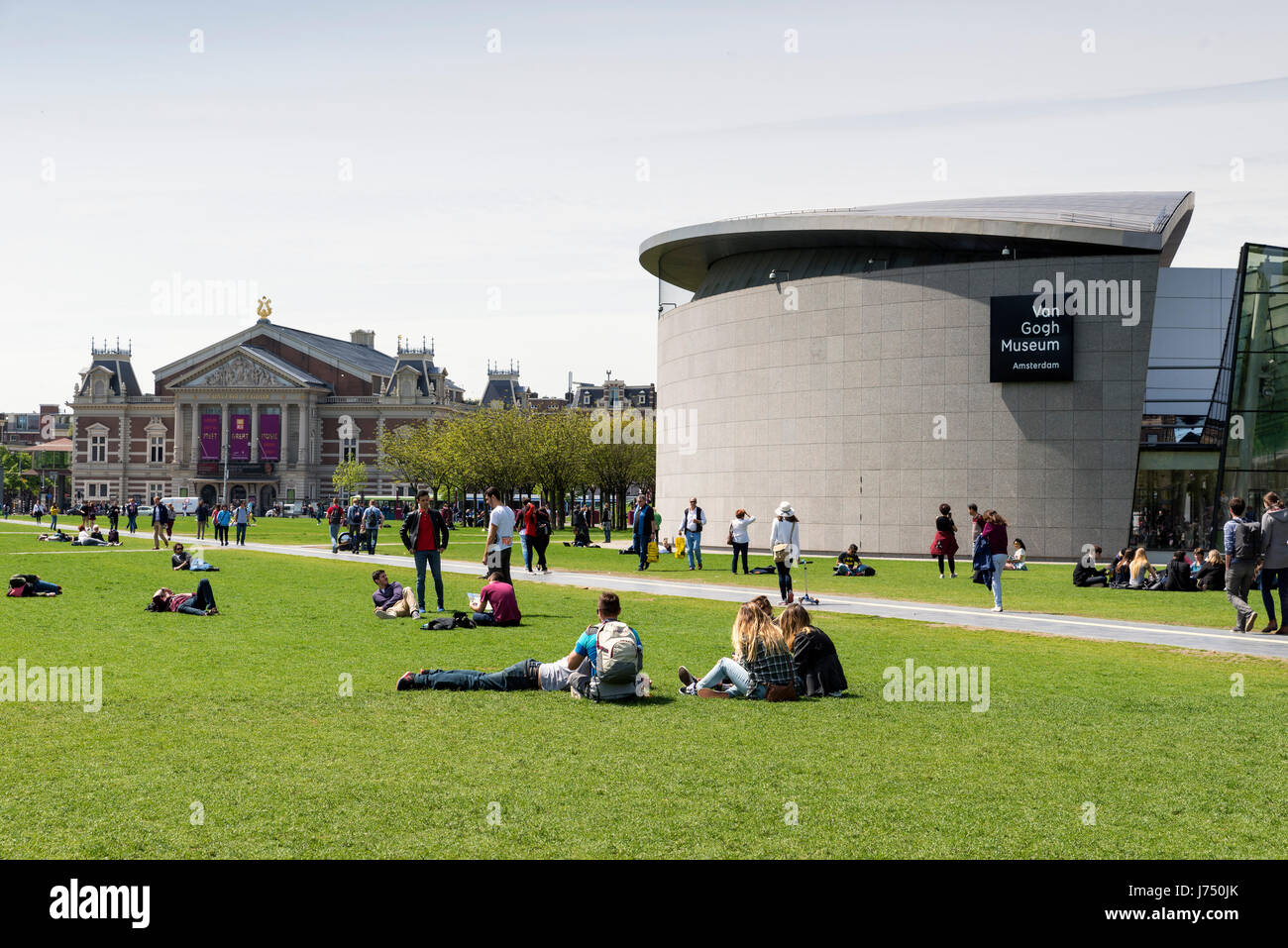 AMSTERDAM, Pays-Bas - 15 mai, 2017 : Le musée Van Gogh est un musée dédié aux œuvres de Vincent van Gogh. Il est situé au Musée Squar Banque D'Images