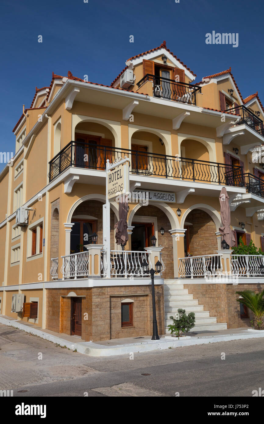 Aggelos Hotel donnant sur la baie d'Argostoli, Kefalonia, Grèce. Banque D'Images