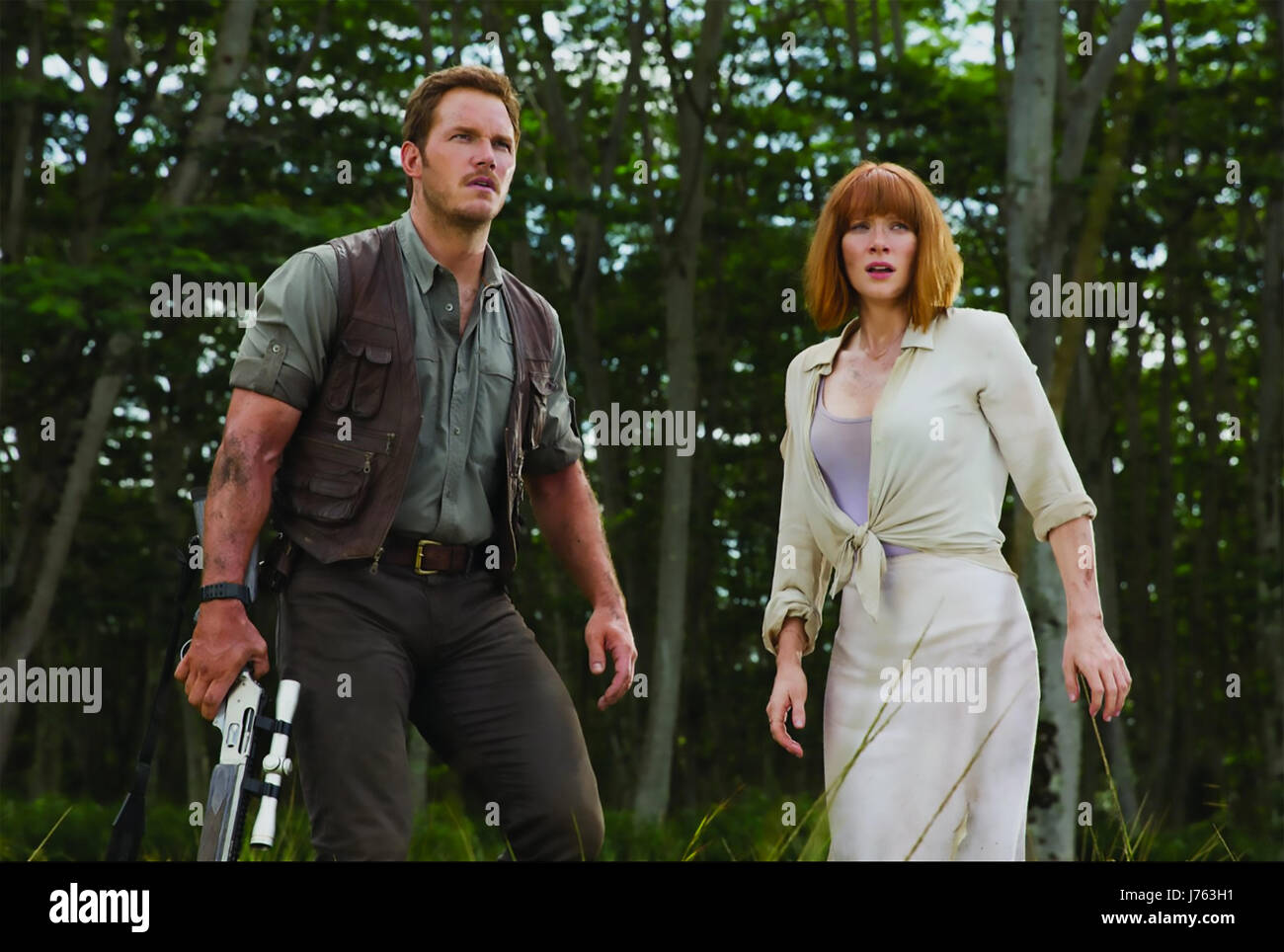 JURASSIC WORLD 2015 Universal Pictures film avec Bryce Dallas Howard et Chris Pratt Banque D'Images