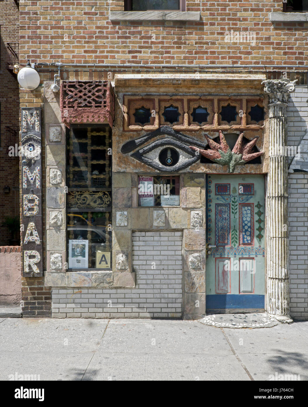 L'extérieur de MOMBAR un restaurant égyptien dans la petite section de l'Égypte Astoria Queens, New York City Banque D'Images