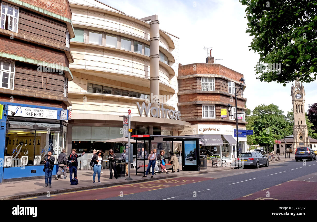 Surbiton supermarché Waitrose dans South West London UK - Surbiton est une banlieue du sud-ouest de Londres Banque D'Images