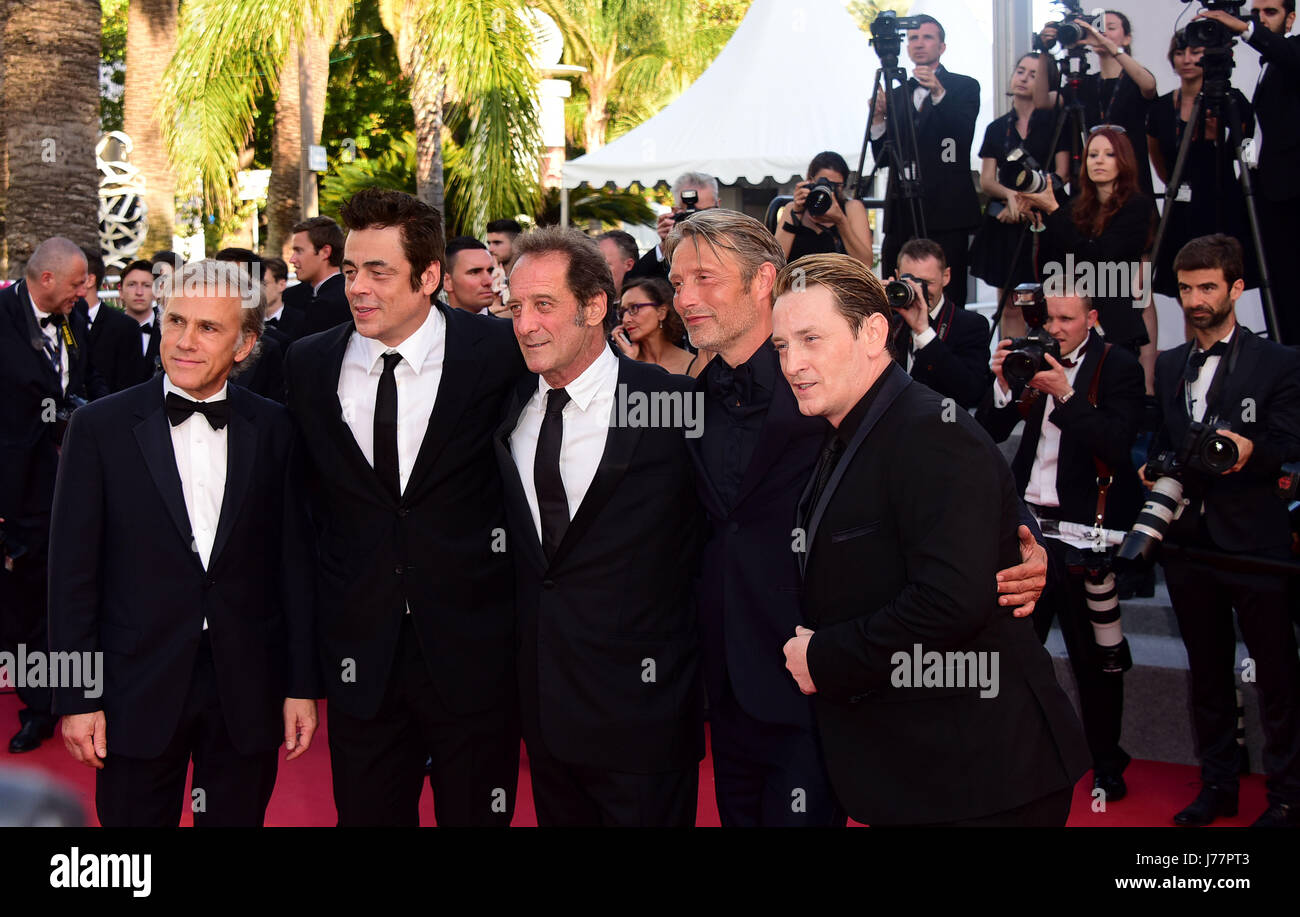 Cannes, France. 23 mai, 2017. Benicio Del Tord, Mads Mikkelsen l assiste à l'occasion du 70e anniversaire nuit au Festival de Cannes, le 23 mai 2017 Crédit : Peter Phillips/Alamy Live News Banque D'Images