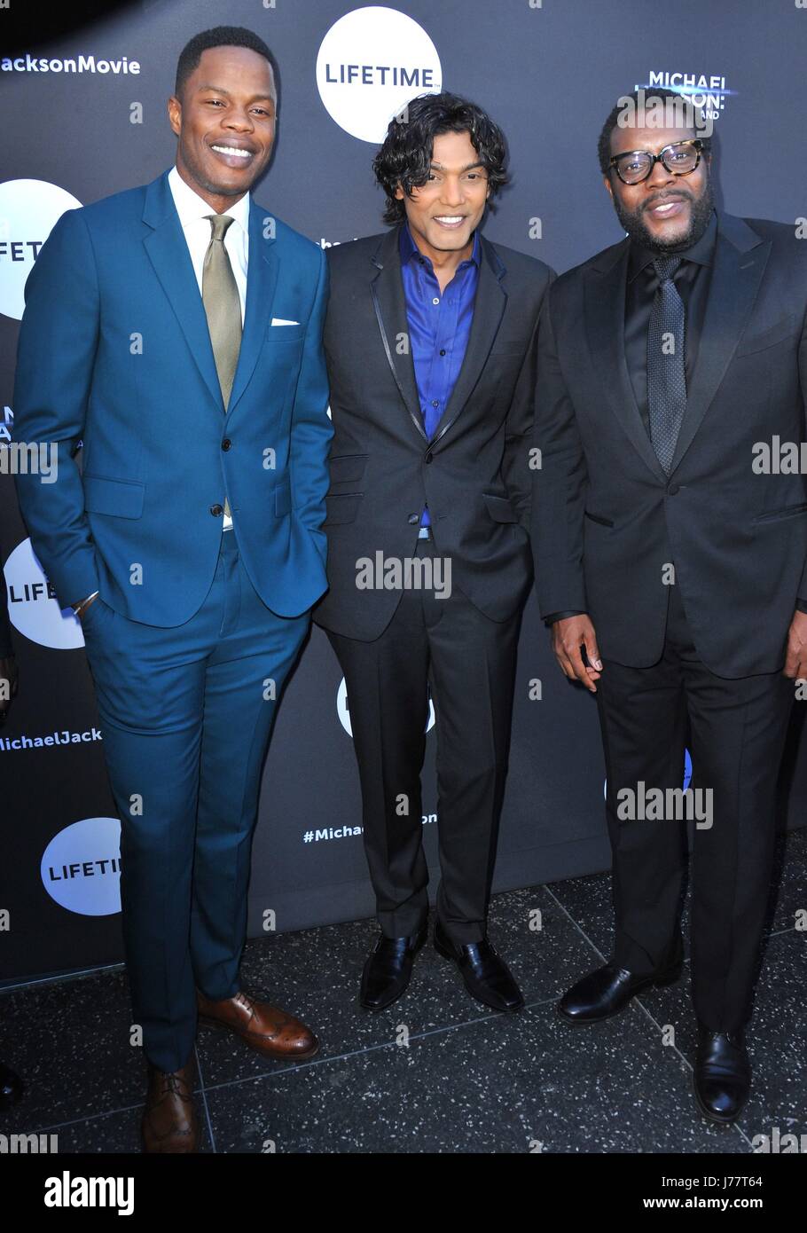 Los Angeles, USA. 23 mai, 2017. Samuel Adegoke, Navi, Chad L. Coleman aux arrivées de vie de MICHAEL JACKSON : LA RECHERCHE D'TAGAGSTAN Gala d'avant-concert hommage et, le Avalon, Los Angeles, CA, 23 mai 2017. Photo par : Dee Cercone/Everett Collection/Alamy Live News Banque D'Images