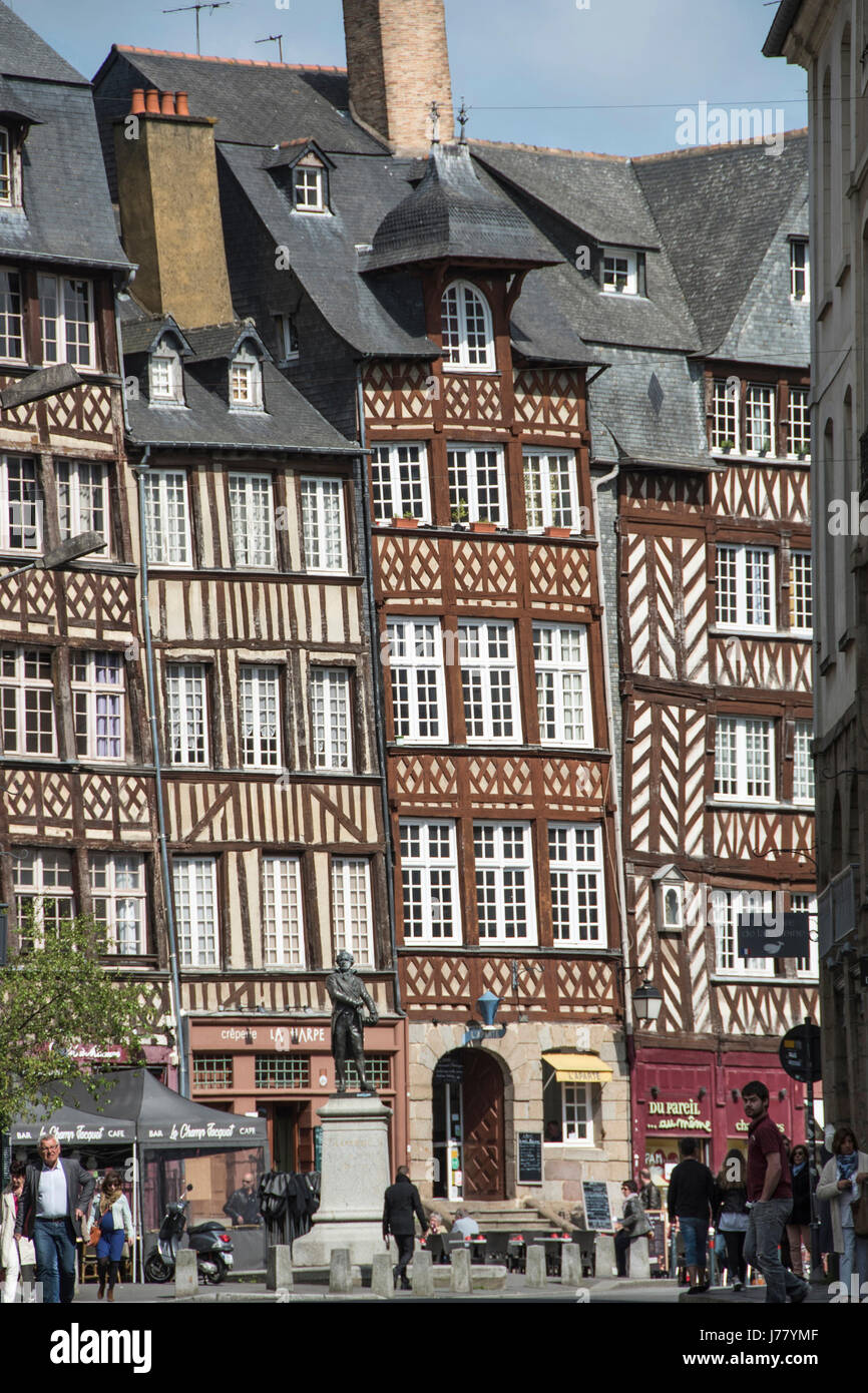 Le centre-ville avec des gens de Rennes, France, Bretagne Banque D'Images