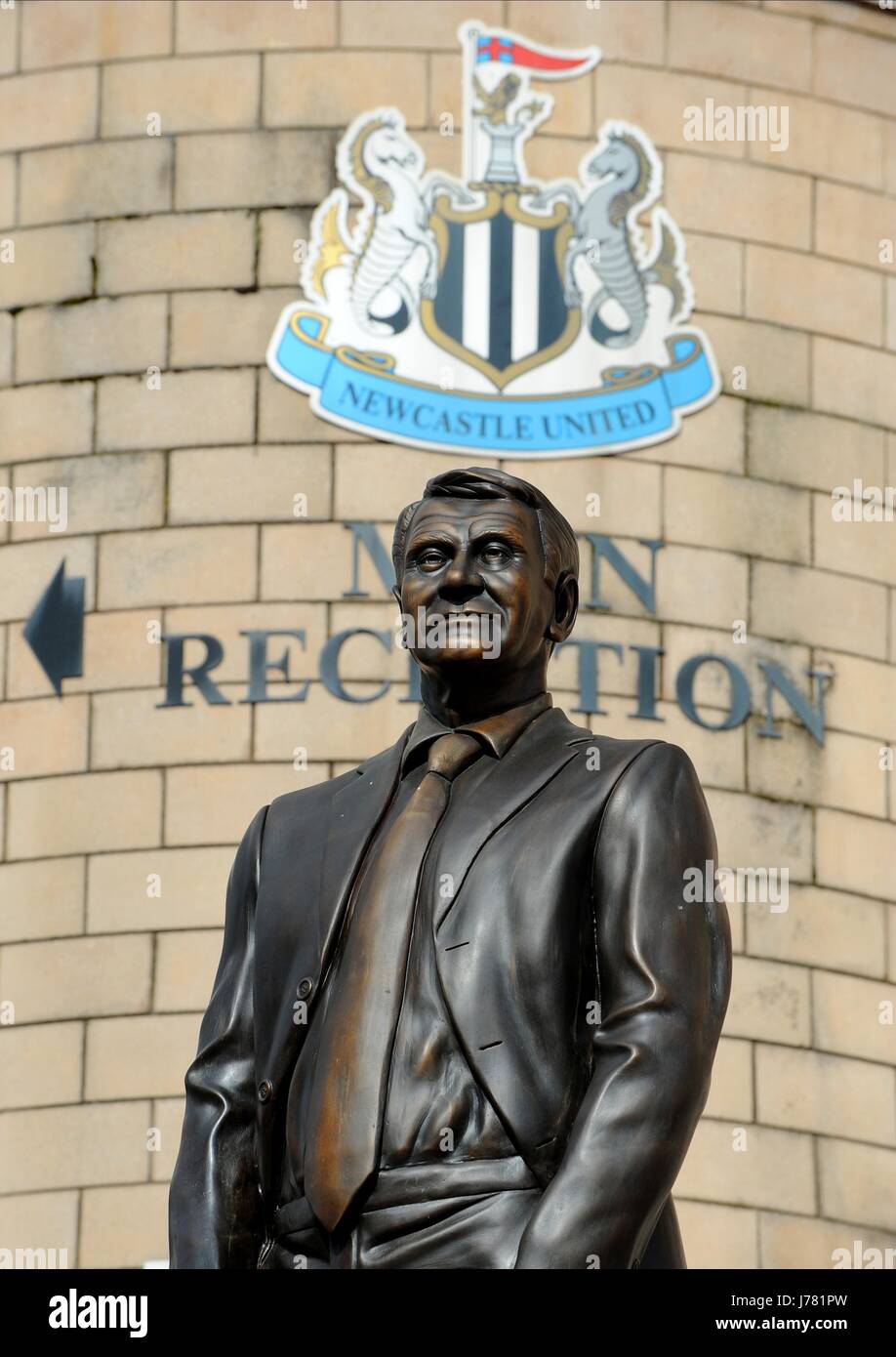 BOBBY ROBSON STATUE SPORTS DIRECT ARENA SPORTS DIRECT ARENA NEWCASTLE ANGLETERRE 23 Septembre 2012 Banque D'Images