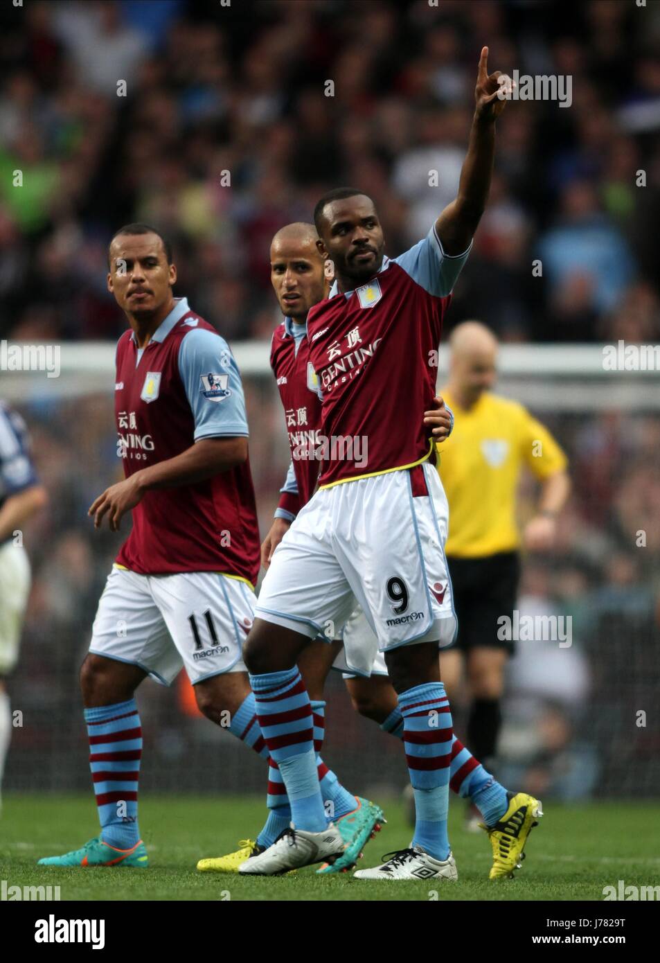 DARREN BENT CÉLÈBRE SON GOA ASTON VILLA V WEST BROMWICH AL BIRMINGHAM ENGLAND UK 30 Septembre 2012 Banque D'Images