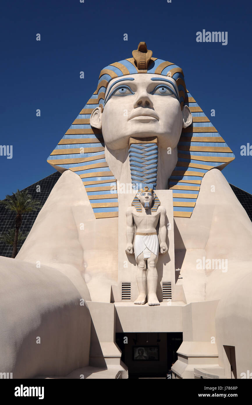 Des statues du sphinx à l'extérieur de l'hôtel Luxor las vegas nevada usa Banque D'Images