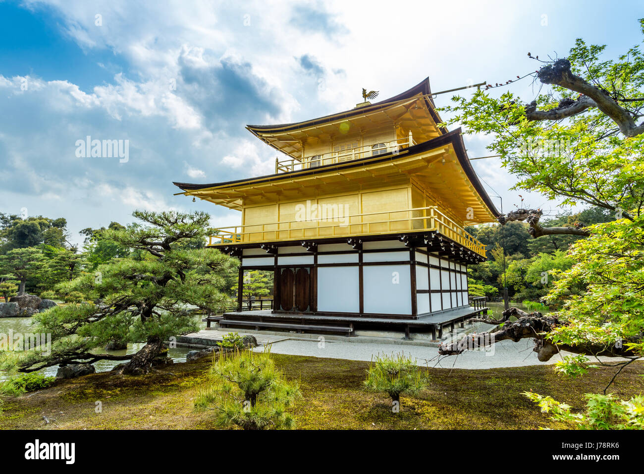 Architecture de Temple Kinkakuji (Pavillon d'Or) à Kyoto, Japon Banque D'Images