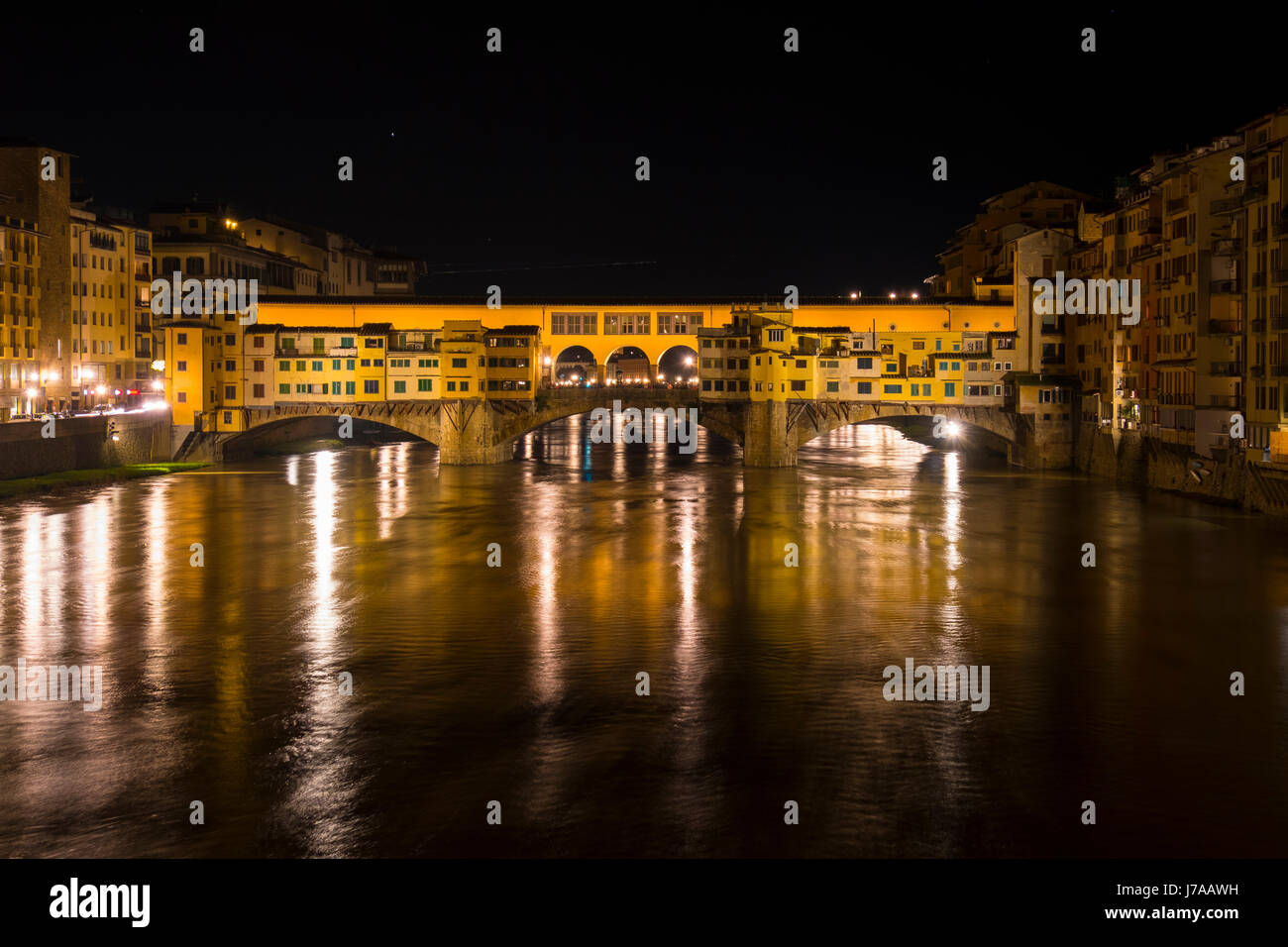 Italie, Toscane, Florence, Ponte Vecchio par nuit Banque D'Images