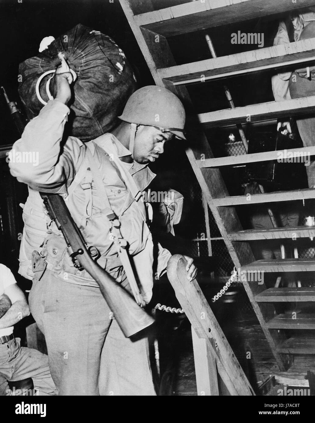 Soldat dans ses quartiers à bord d'un transport de troupes, vers 1942. Banque D'Images