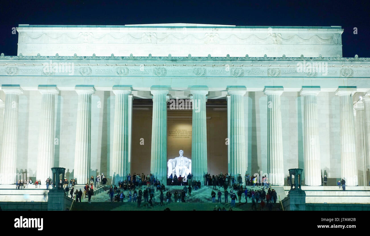 Célèbre Lincoln Memorial à Washington durant la nuit - WASHINGTON DC - Colombie-Britannique - 9 AVRIL 2017 Banque D'Images