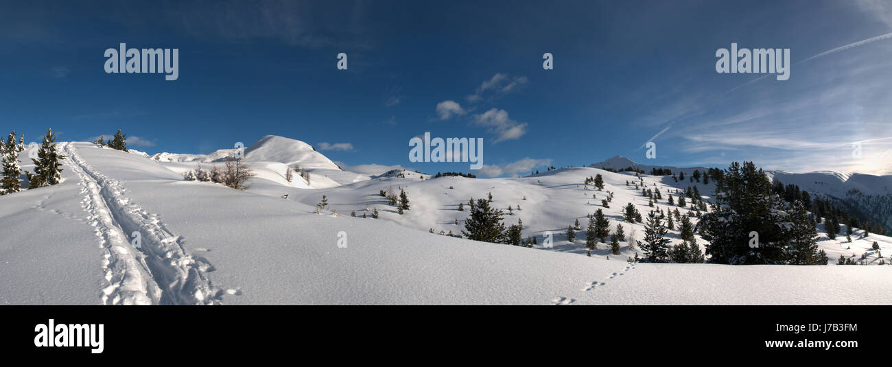 Montagnes du Tyrol du sud en hiver le silence radio silence calme sommet vue vue Banque D'Images