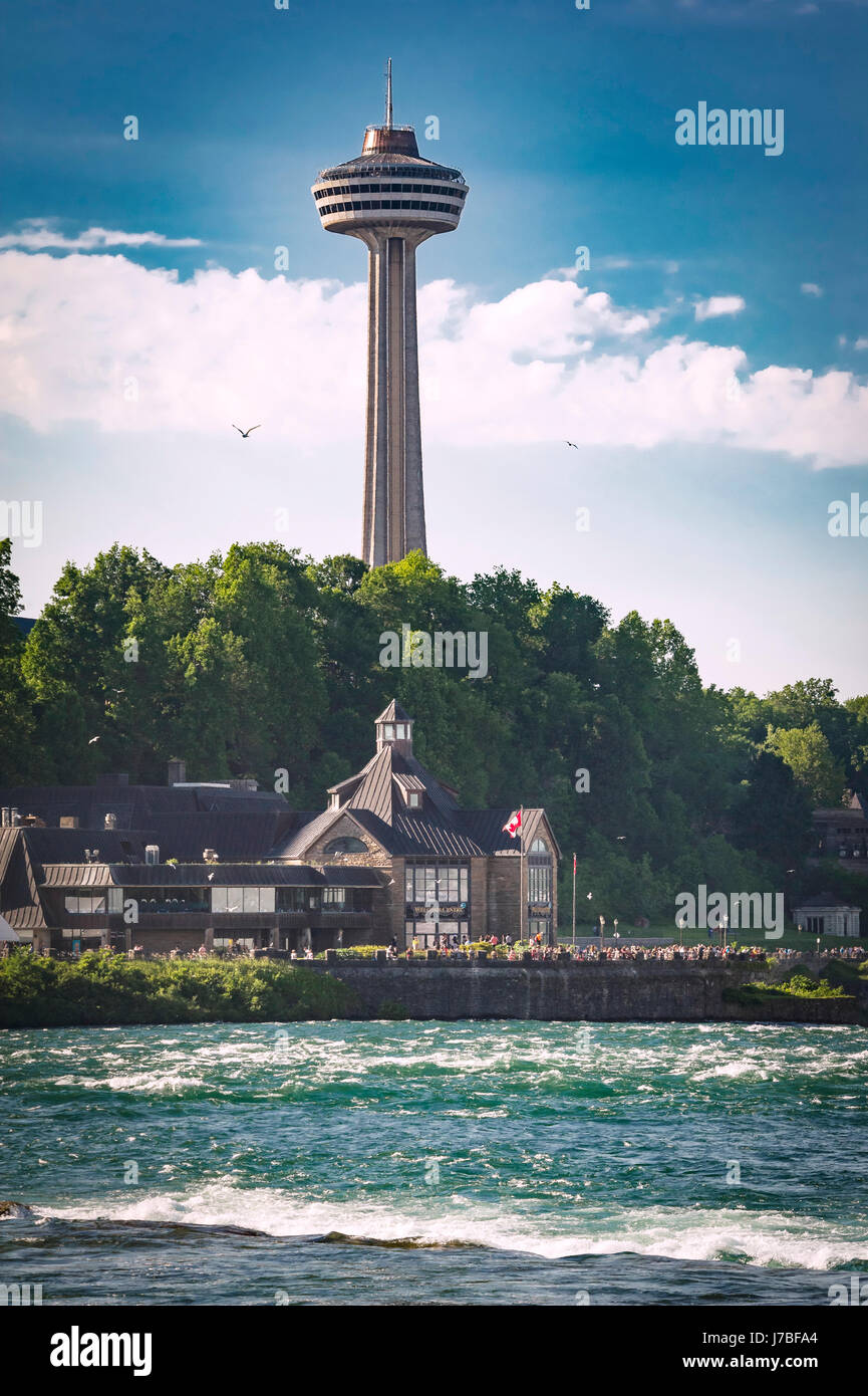 Du côté canadien, Niagara Falls, Table Rock et tour d'observation Banque D'Images