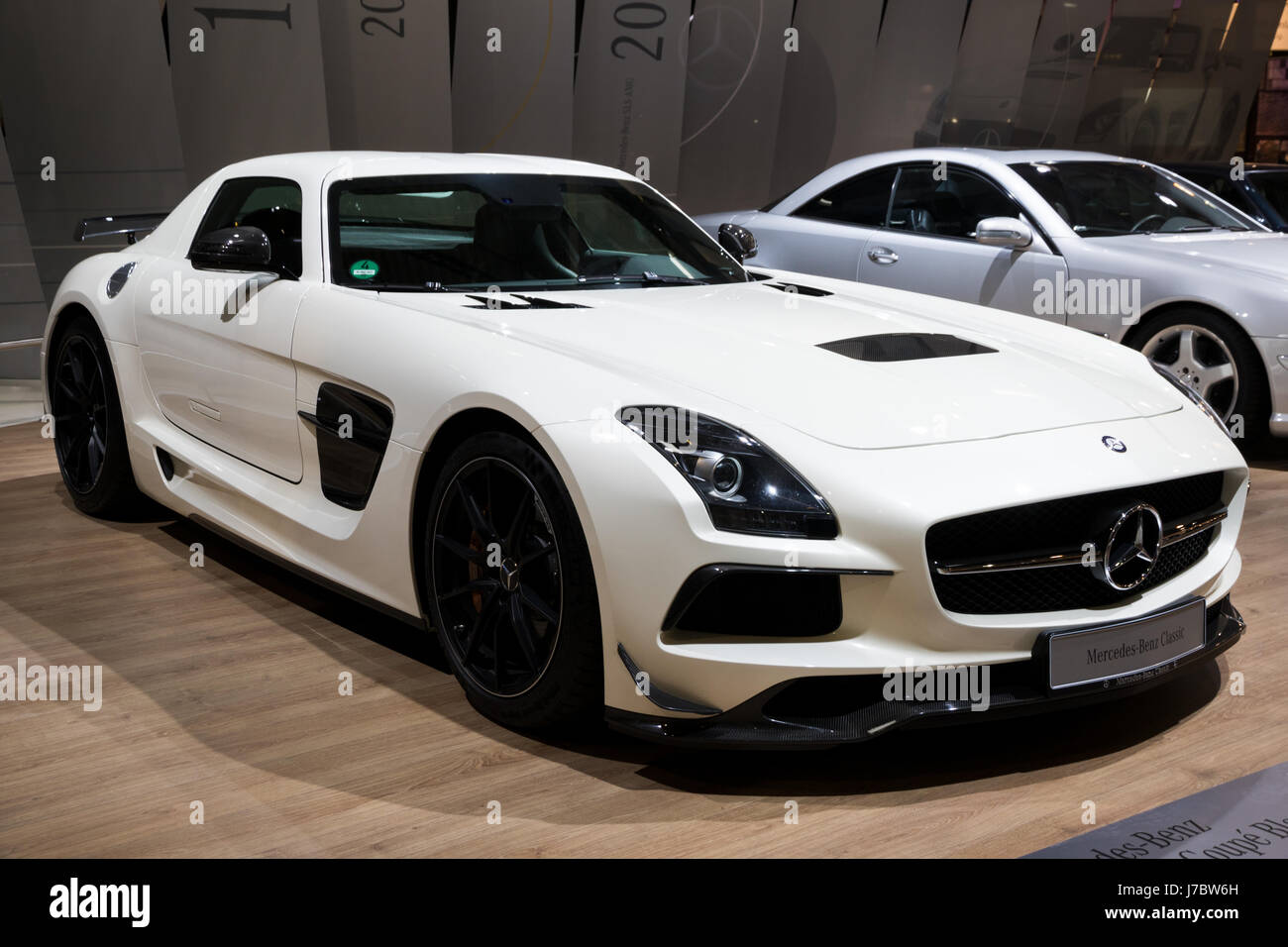 ESSEN, ALLEMAGNE - Apr 6, 2017 : 2013 Mercedes Benz SLS AMG Black Series coupé (C197) Voiture de sport sur l'affichage à la Techno Classica Essen Car Show. Banque D'Images