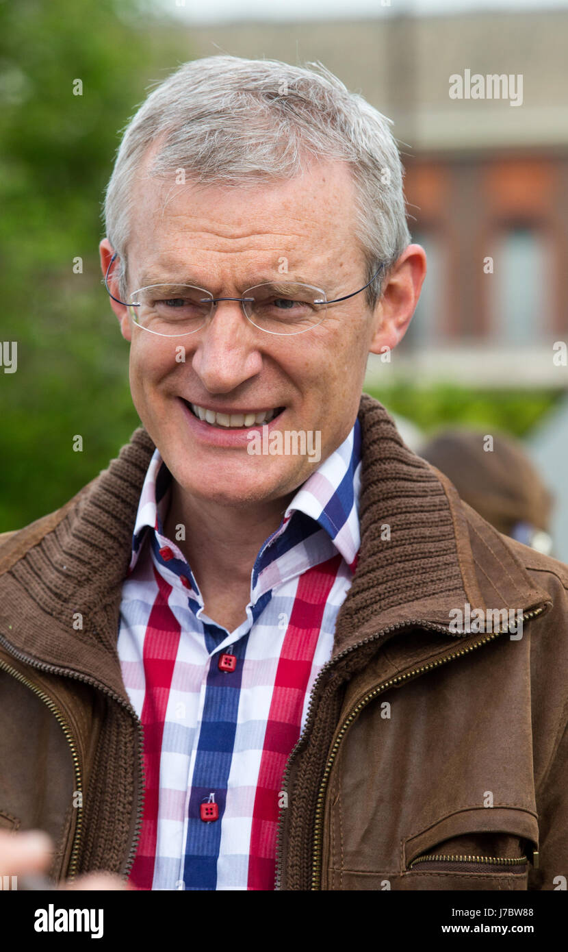 Présentateur de télévision de la BBC, Jeremy Vine, à la RHS Chelsea Flower Show Banque D'Images