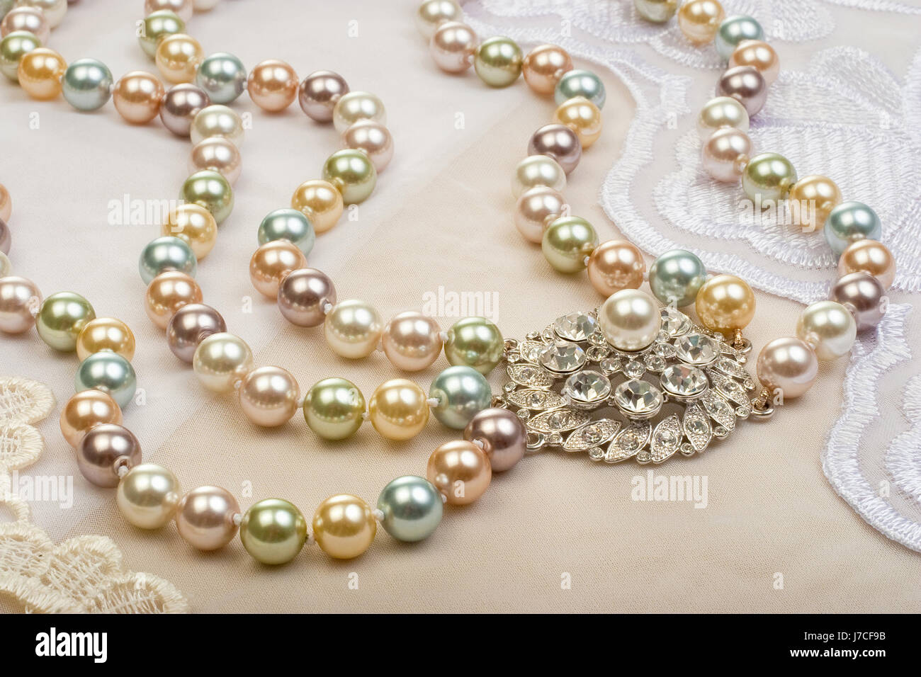 Collier bijoux bijoux pendentif perle de couleur élégance gemme Bijoux Bijoux Banque D'Images