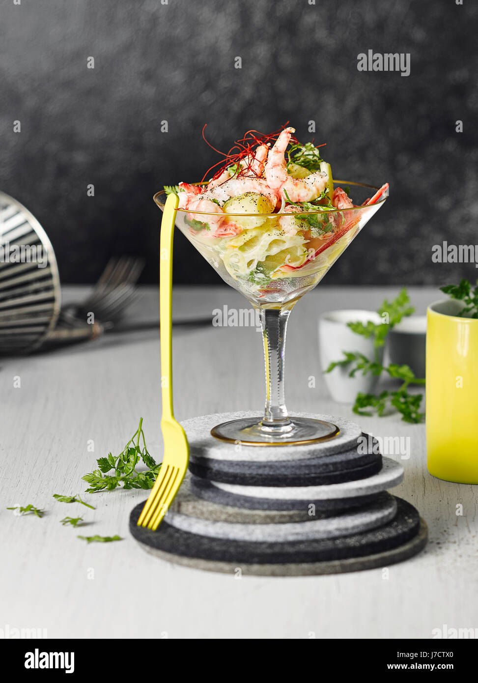 Cocktail de crevettes pommes de terre Banque D'Images