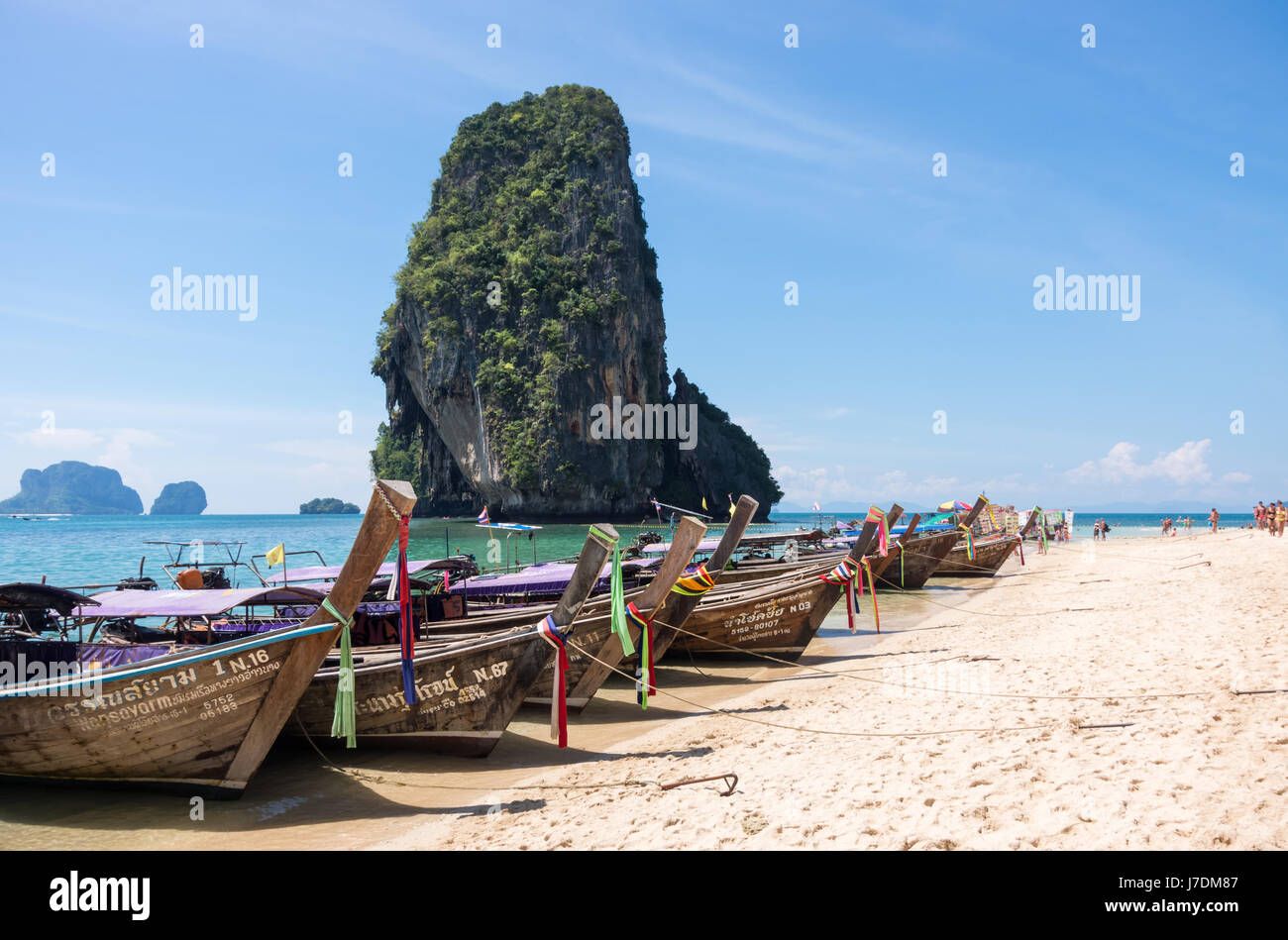 Phra Nang Beach avec des bateaux à longue queue, Railay, Krabi, Thaïlande Banque D'Images