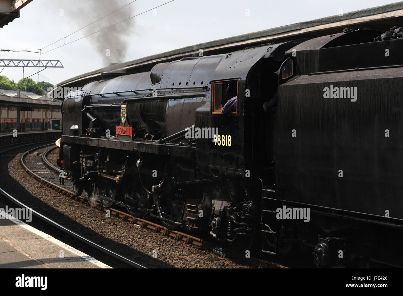 Locomotive à vapeur de la classe de la marine marchande l'Inde britannique en ligne livrée noire dans Carnforth station comme il se prépare à faire ce test à Hellifield. Banque D'Images