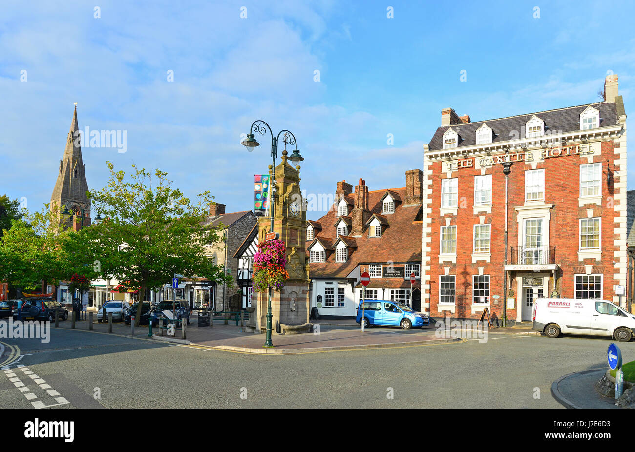 La Place Saint Pierre, Ruthin (Rhuthun), Denbighshire (Sir Ddinbych), pays de Galles, Royaume-Uni Banque D'Images