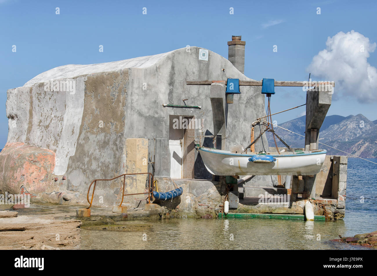 Vue d'une maison de pêcheur sur la côte sarde Banque D'Images