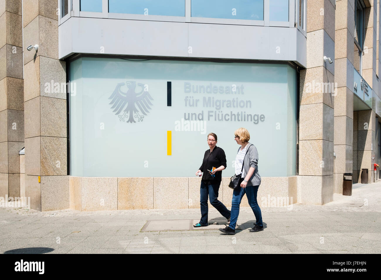 L'extérieur de l'Office fédéral des migrations et des réfugiés à Berlin, Allemagne Banque D'Images