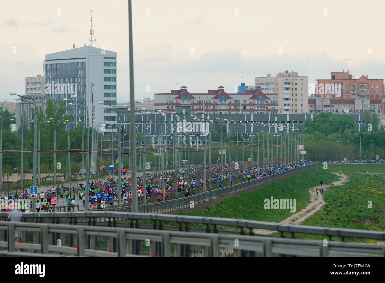 Marathon dans les rues de la ville. Kazan, Russie Banque D'Images