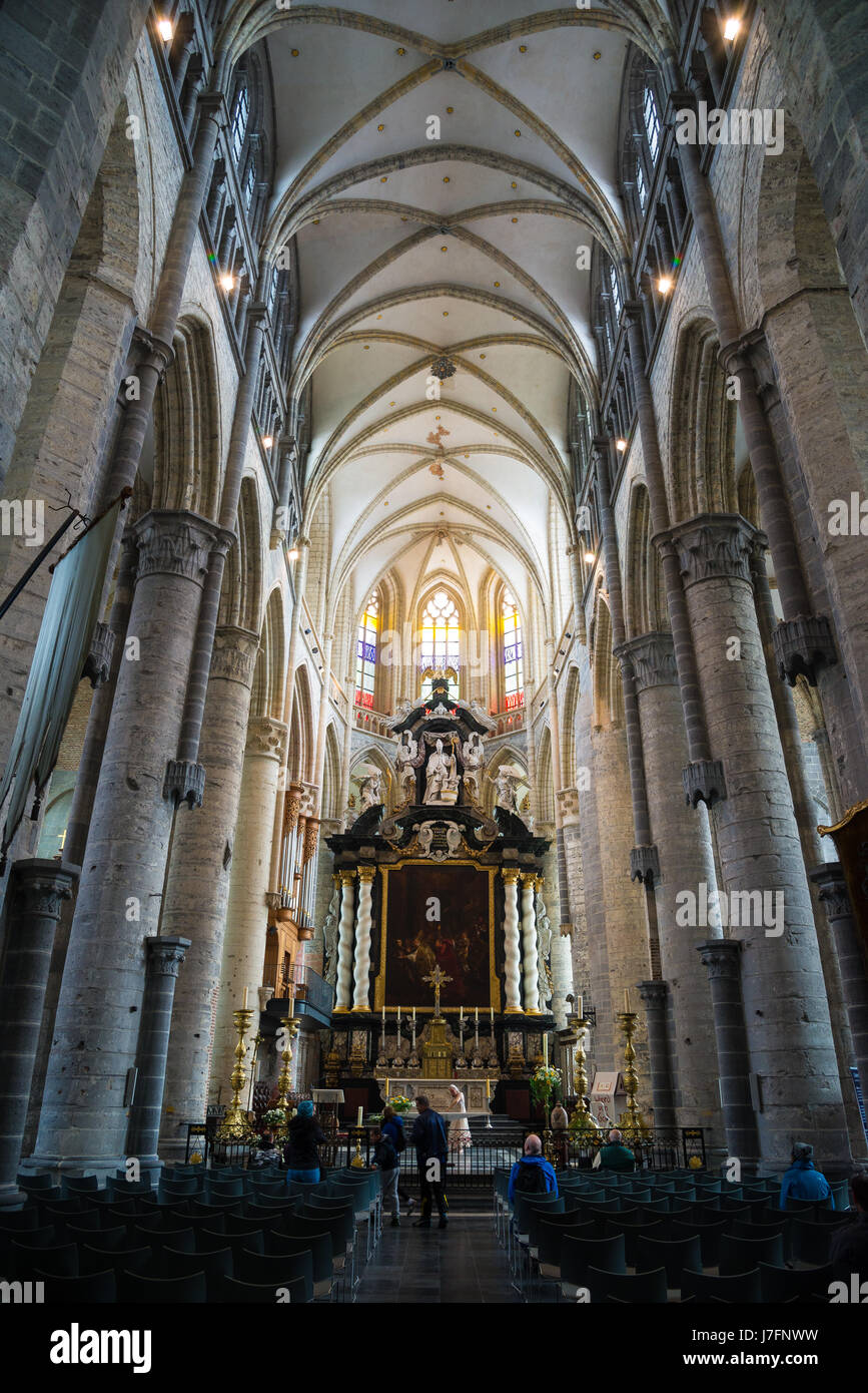 Gand, Belgique - 16 Avril 2017 : Interiors, peintures et les détails de l''Église Saint-Nicolas à Gand, Belgique Banque D'Images