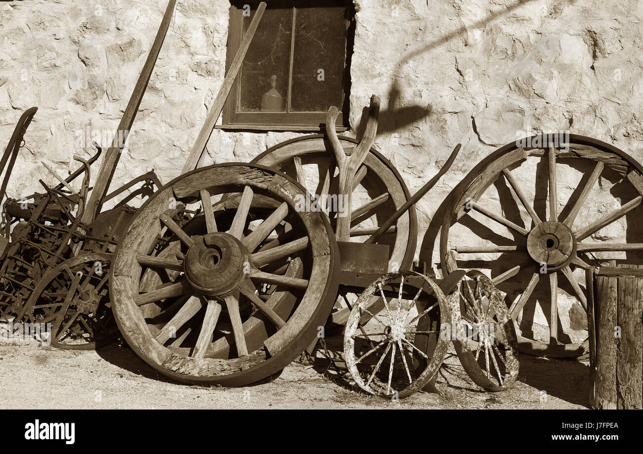 Machines agricoles d'outils anciens en bois brun brun brunette l'agriculture Banque D'Images