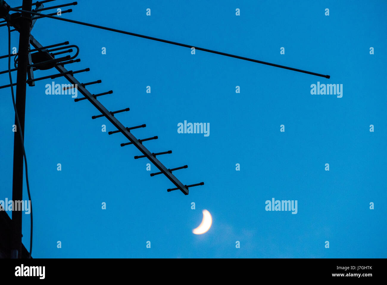 Lune-nuit ,antenne à faisceau Banque D'Images
