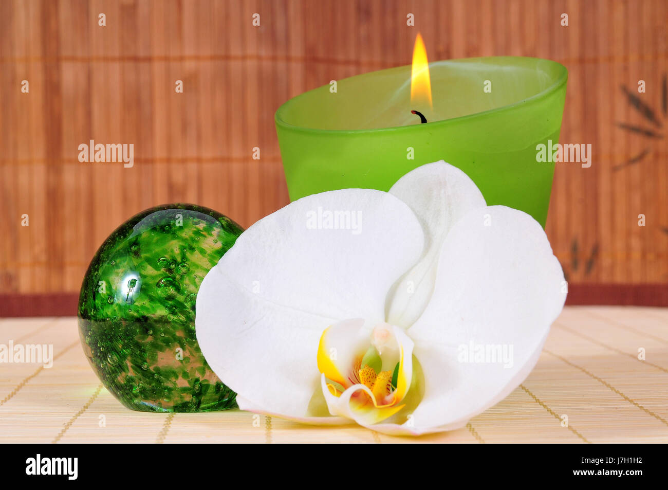 Bougie Verte Bien Etre Spa Asiatique Relaxation Vitamines Vitamines Bloom Vert Photo Stock Alamy