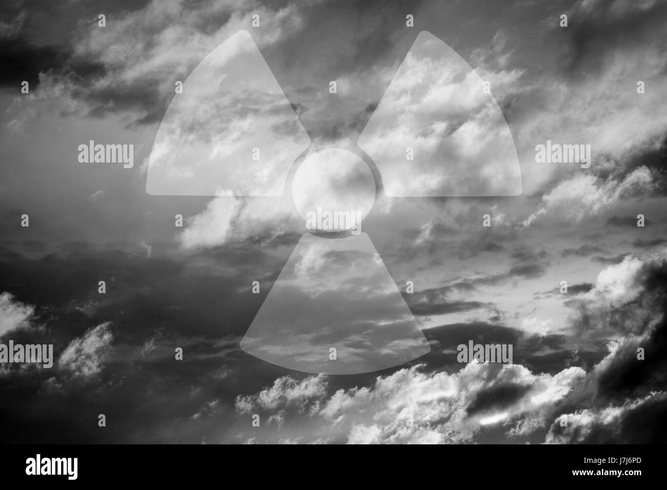 Sign signal danger atom warning Banque de photographies et d’images à ...