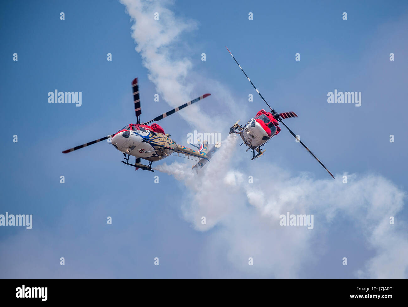 L'hélicoptère indien Airforce Sarang Aerobatic Team Banque D'Images
