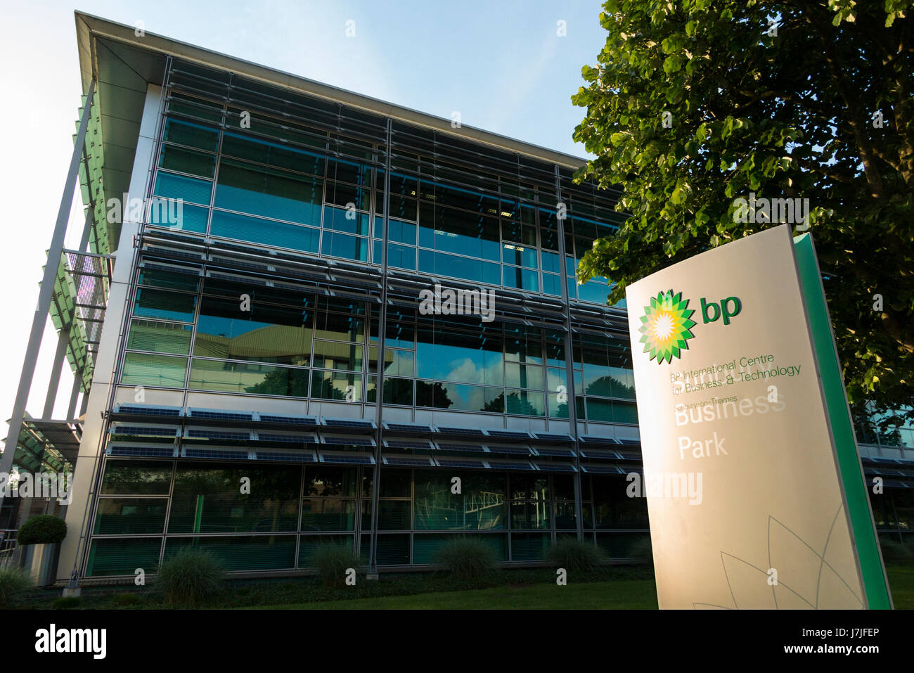 Le parc d'affaires de bureaux Sunbury BP PLC, à la Sunbury Business Park, Sunbury on Thames. Middlesex. Royaume-uni (87) Banque D'Images