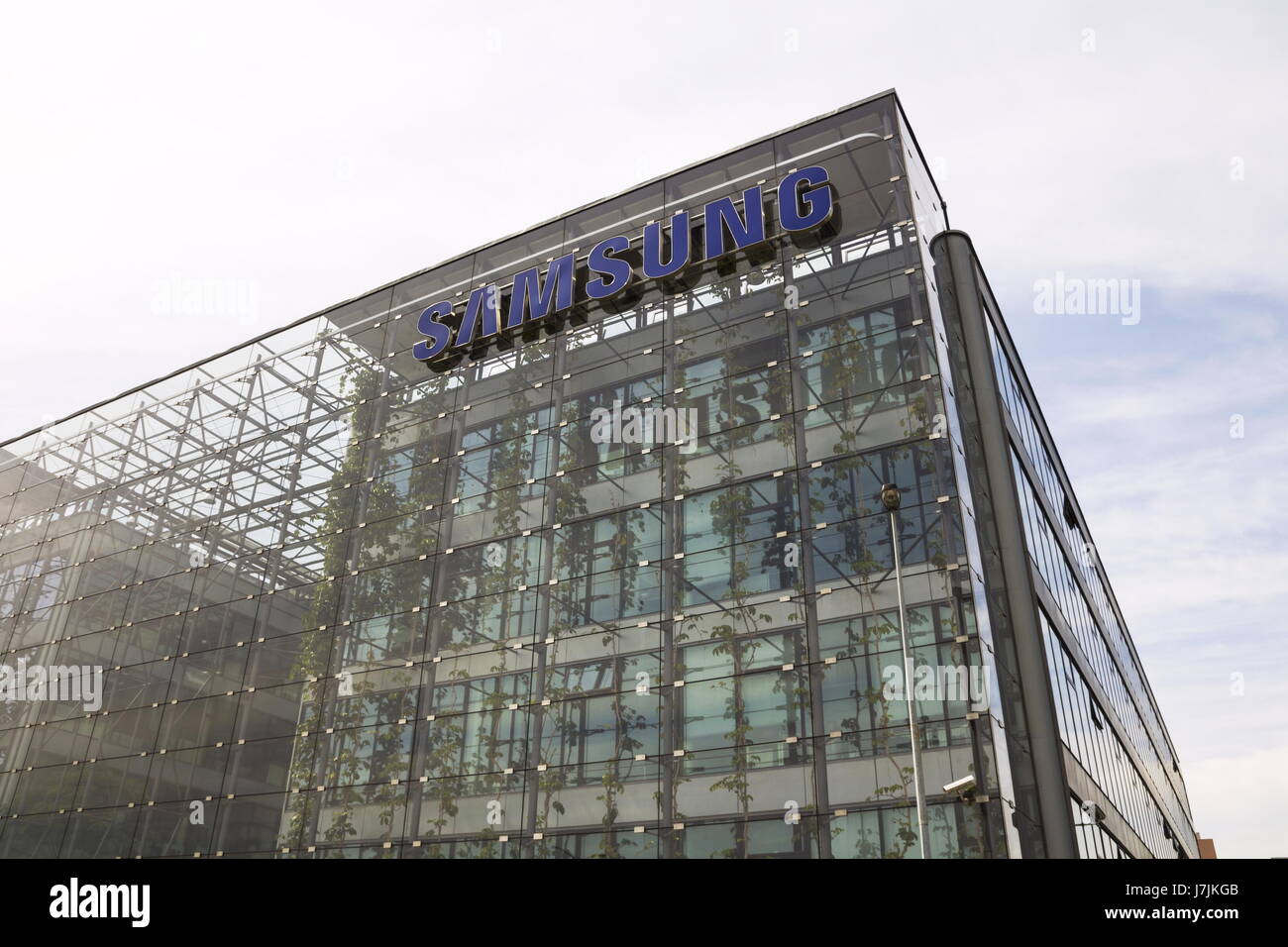 PRAGUE, RÉPUBLIQUE TCHÈQUE - le 22 mai : Samsung logo de l'entreprise bâtiment du siège, le 17 mai 2017 à Prague, République tchèque. Banque D'Images