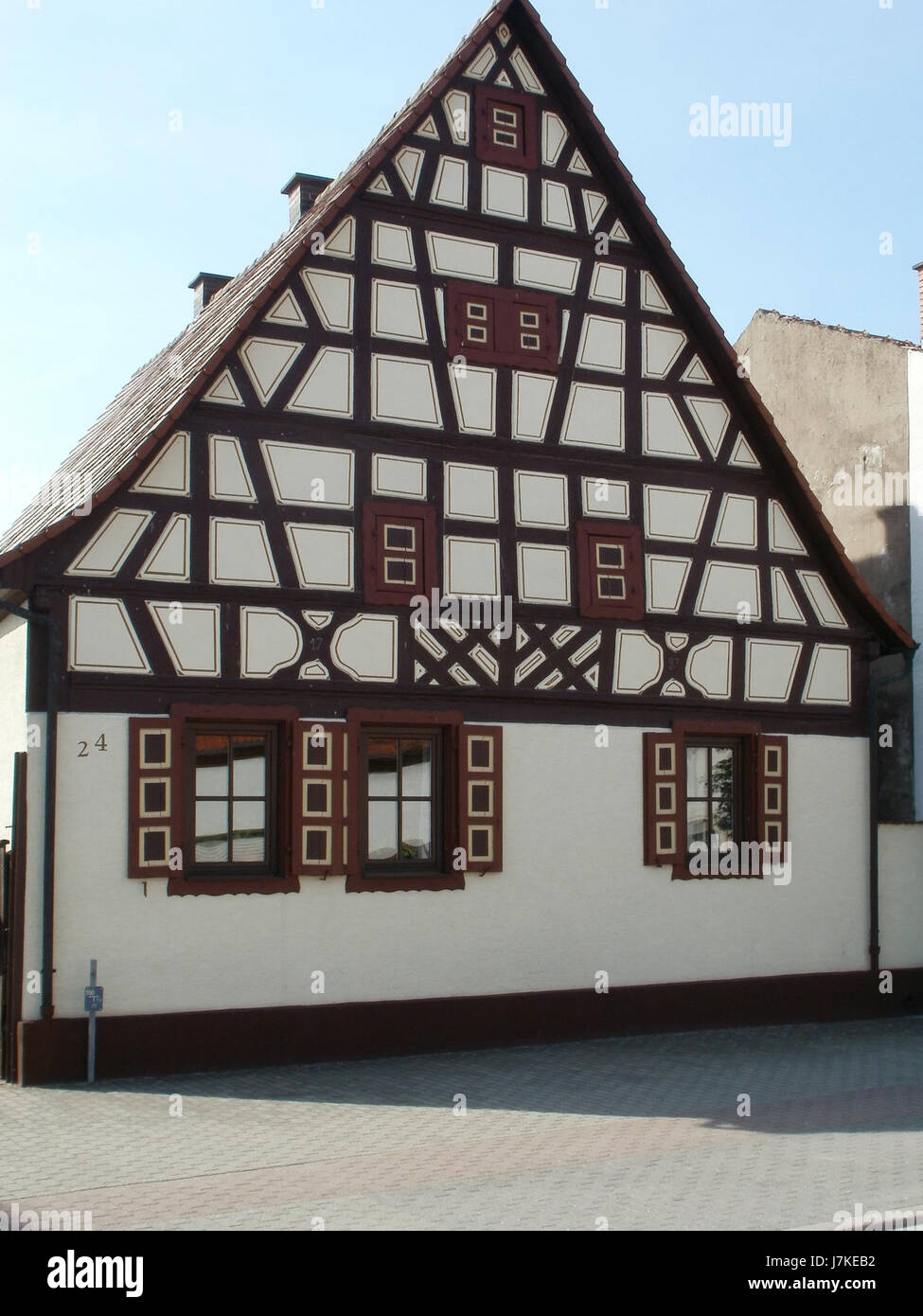 Cette photographie prise le 7 mai 2011 capture une scène de rue de Rheinhaeuser Str. à Altlussheim, en Allemagne, illustrant la vie quotidienne et l'environnement local. Banque D'Images